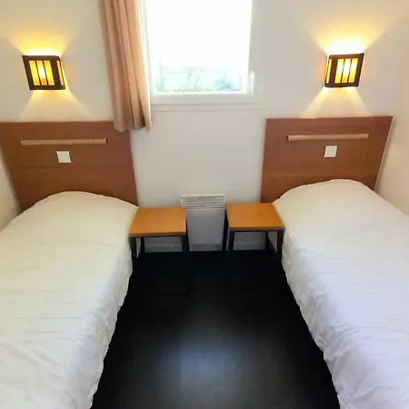 Le Petit Bonheur: Family-friendly Nature Retreat With Pool Access Holiday home