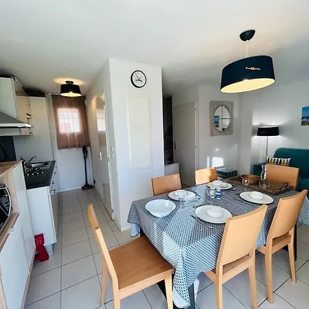 Holiday home Le Petit Bonheur: Family-friendly Nature Retreat With Pool Access