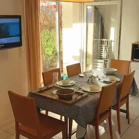 Le Petit Bonheur: Family-friendly Nature Retreat With Pool Access Holiday home *