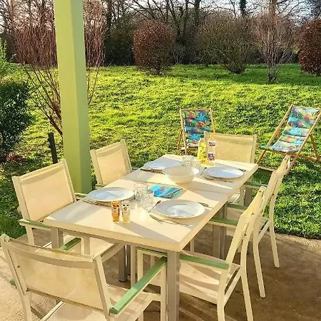 Le Petit Bonheur: Family-friendly Nature Retreat With Pool Access Holiday home *