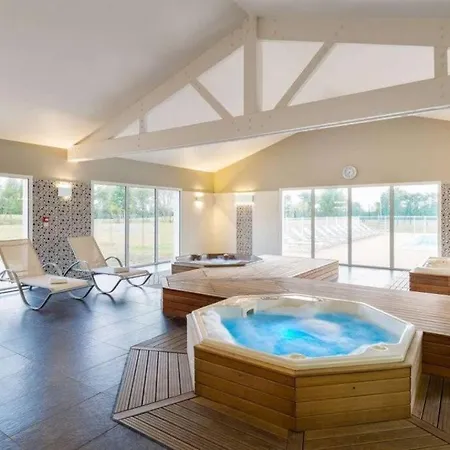 Holiday home Le Petit Bonheur: Family-friendly Nature Retreat With Pool Access