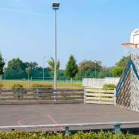 Le Petit Bonheur: Family-friendly Nature Retreat With Pool Access Holiday home